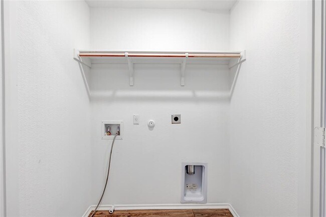 Building Photo - 7706 Poppy Petal Dr