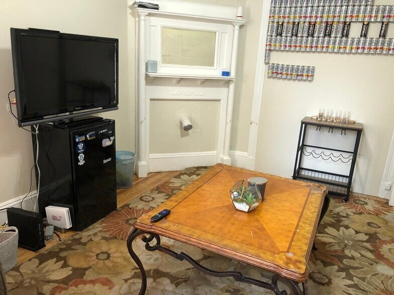 Building Photo - 97 Calumet St