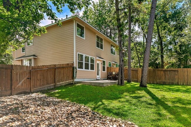 Building Photo - 10 Scenic Brook Ct