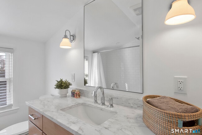 Building Photo - 26 Chelene Rd