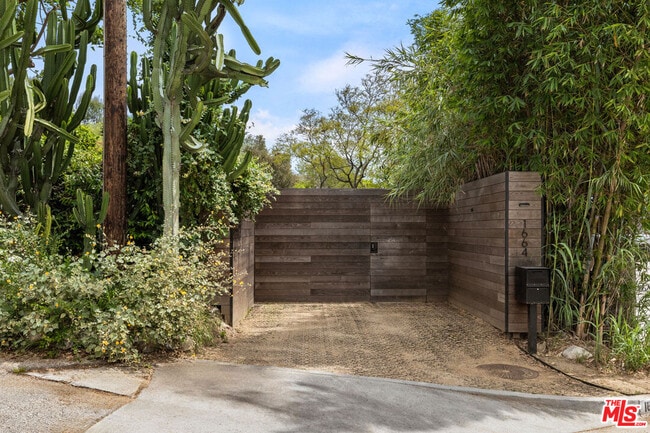 Building Photo - 1664 Benton Wy