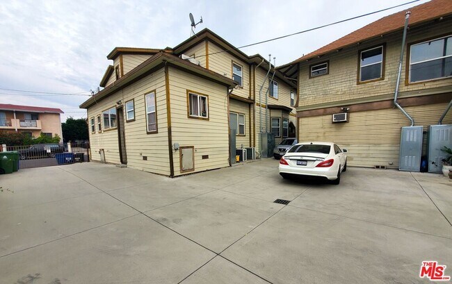 Building Photo - 125 Benton Wy