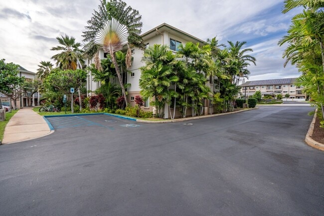 Building Photo - Furnished 2 Bed/2 Bath Hale Kanani Condo, Across from The Cove & Charley Young Beach