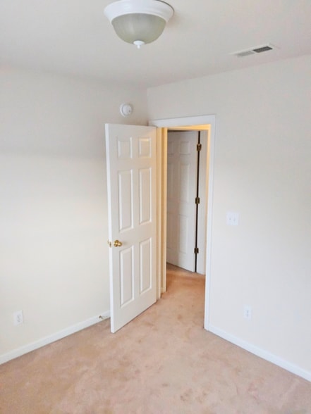 Building Photo - 5128 Brooke Lauren Ln