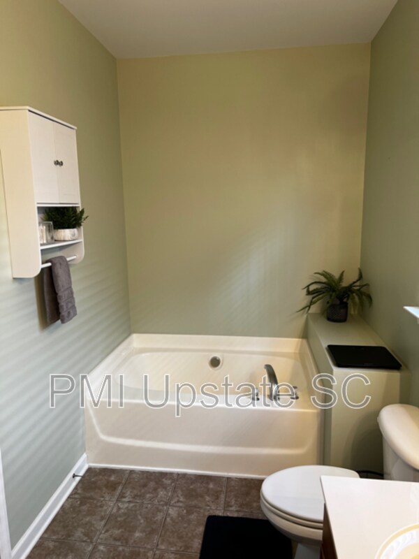 Building Photo - 258 Twilitemist Dr