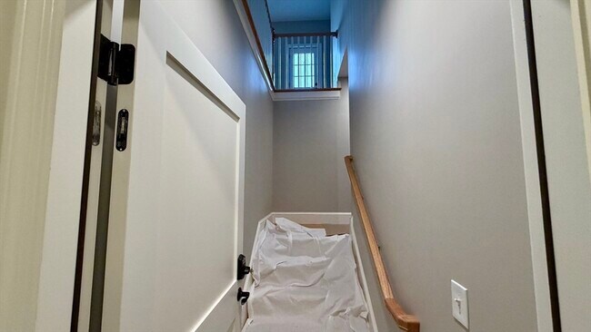 Building Photo - 663 Columbia Rd