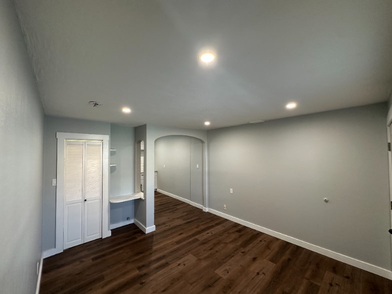 Building Photo - 2001 Biehn St