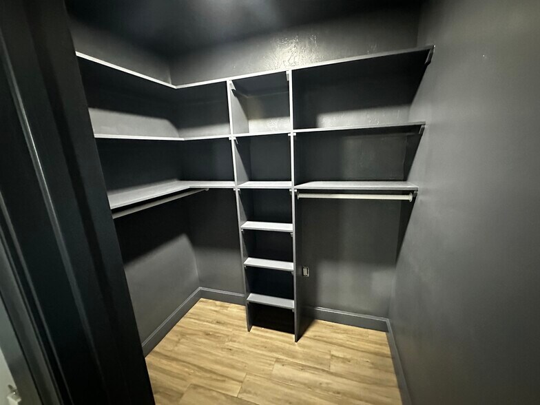 Building Photo - 2701 SW 65th St