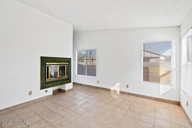 Building Photo - 7221 S Camino Alegre