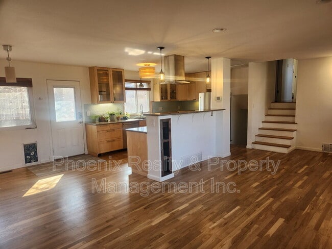 Building Photo - 1809 S Pratt Pkwy