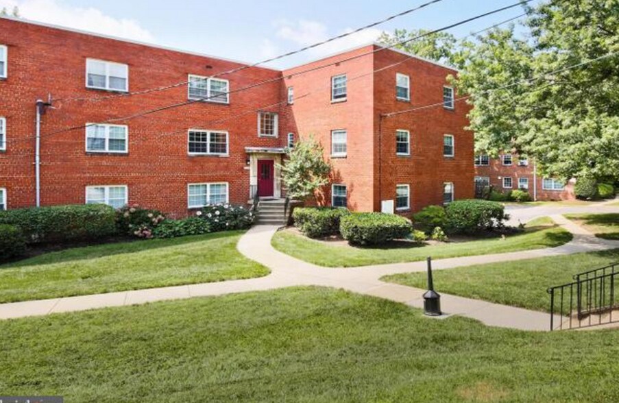 Unit is on the top right, and is facing the back of the property - 5216 8th Rd S