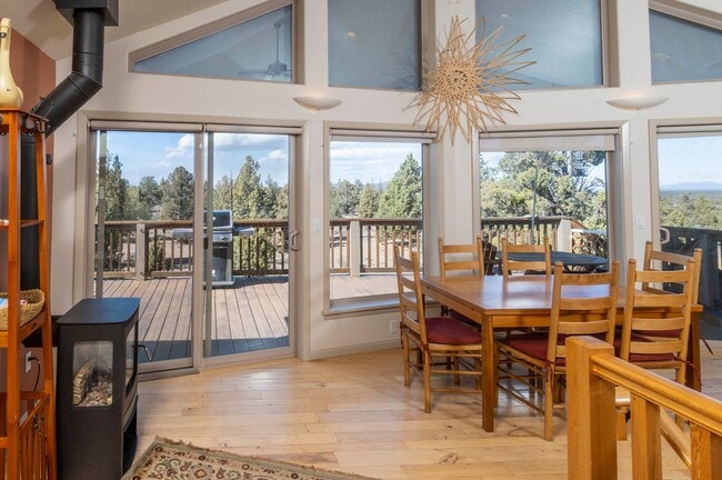 Building Photo - Beautiful Home in the Country with Views, ...