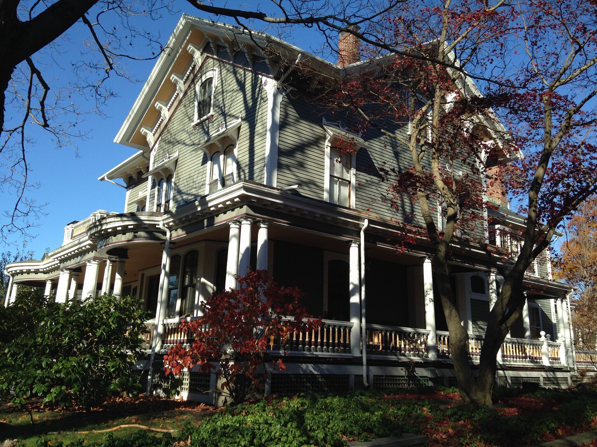 Building Photo - 35 Greenough Ave