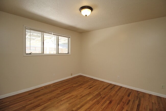 Building Photo - 16711 SW Lake Forest Blvd