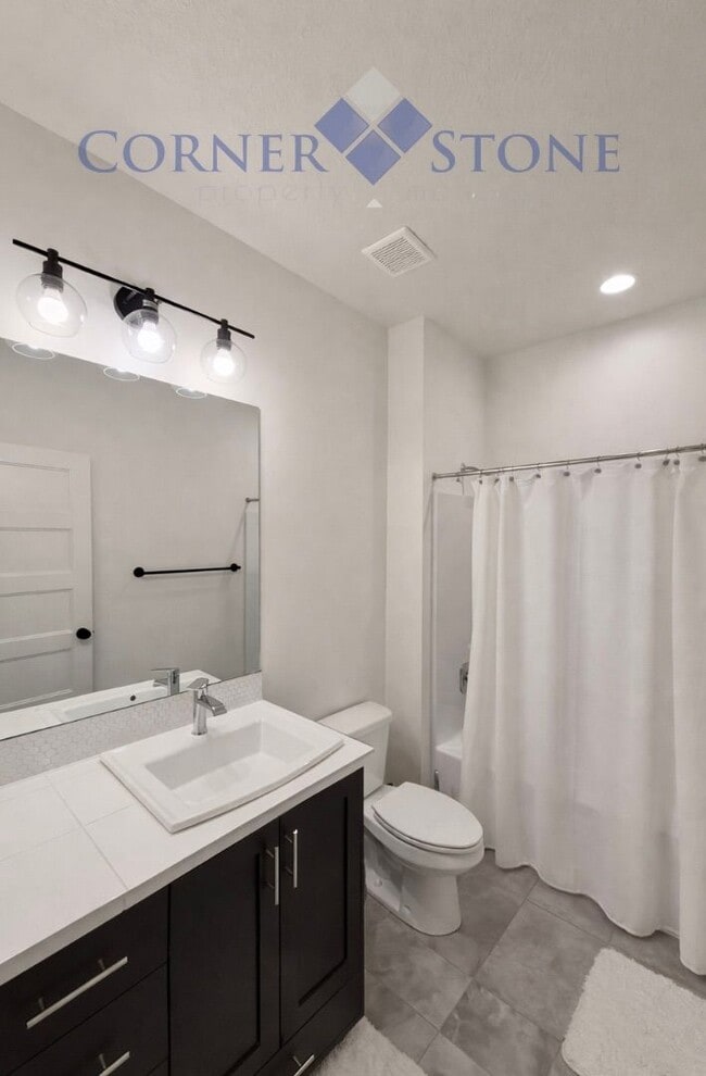 Building Photo - Stunning Northwest Meridian Gem with Designer Kitchen & Covered Patio!