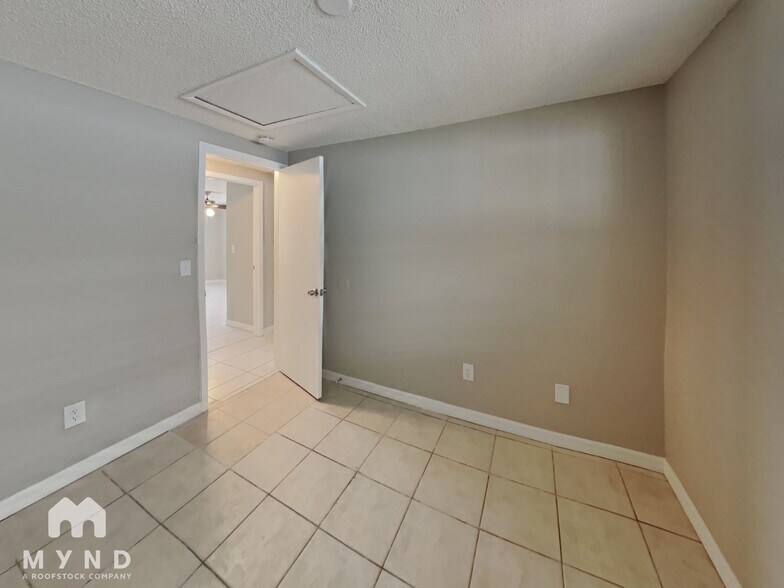 Building Photo - 9707 Paces Ferry Dr