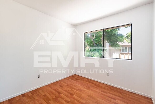 Building Photo - 9781 Karmont Ave