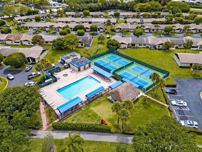 Building Photo - 5310 Las Verdes Cir