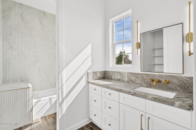 Building Photo - 22926 W La Mirada Dr