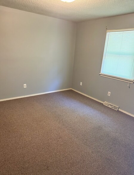 Bedroom I - 2609 Southridge Dr