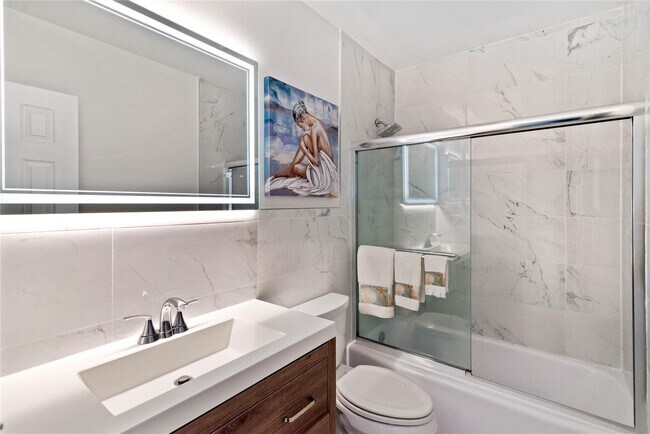 Building Photo - 2151 NE 68th St