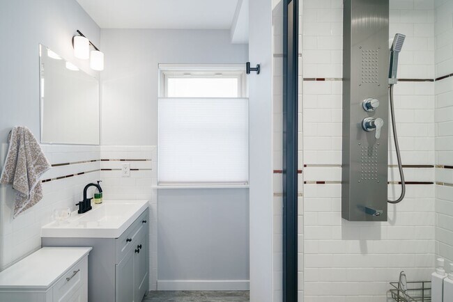 Building Photo - Four Bed Olde Kensington/Fishtown Home