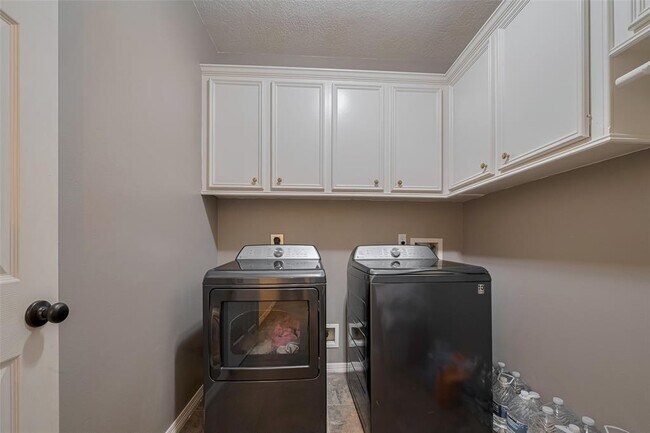 Building Photo - 9072 Grand Lake Estates Dr
