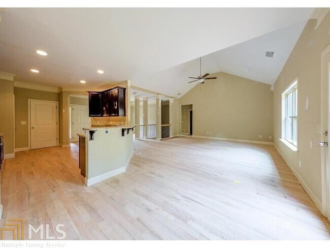 Building Photo - 312 Spence Cir