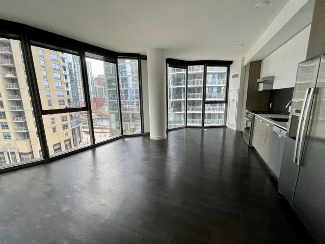 Building Photo - 445 E Waterside Dr
