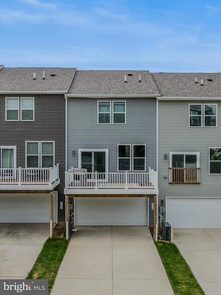 Building Photo - 179 Presidents Pointe Ave