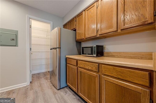 Building Photo - 6034 Coventry Cir