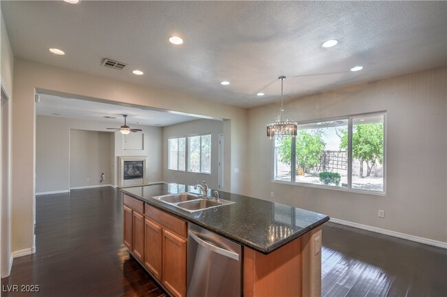 Building Photo - 2464 Sturrock Dr