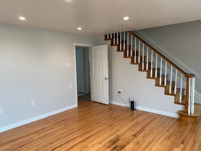 Large main room3 - 808 Lauber Rd