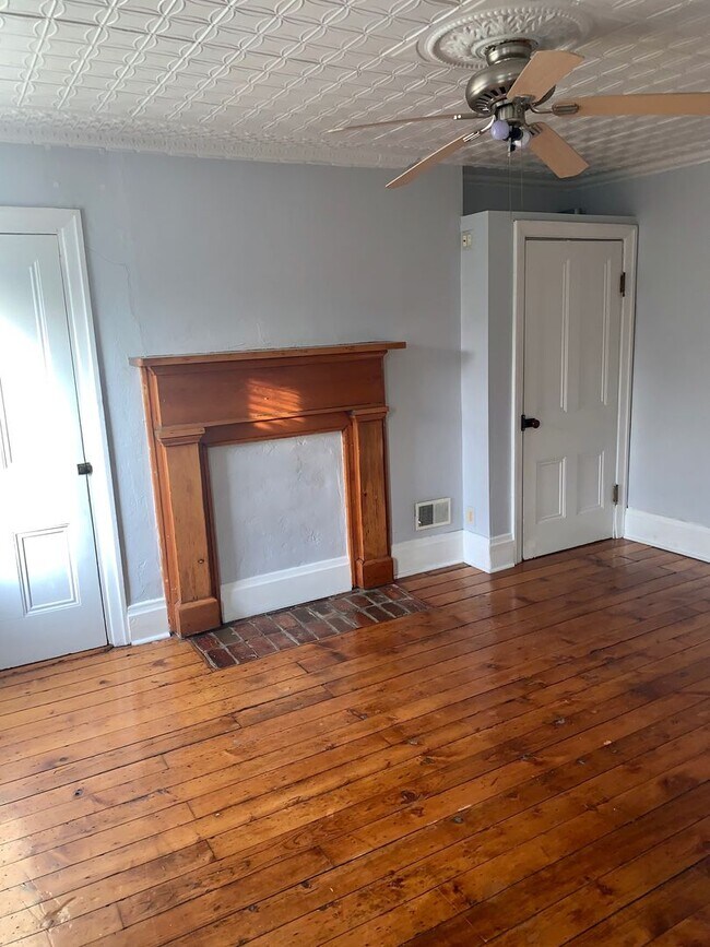 Building Photo - 1712 Wharton St