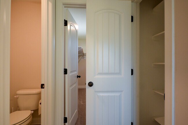 Building Photo - Beautiful 3 Bedroom + Flex Room in Gated Community of Mimosa Bay