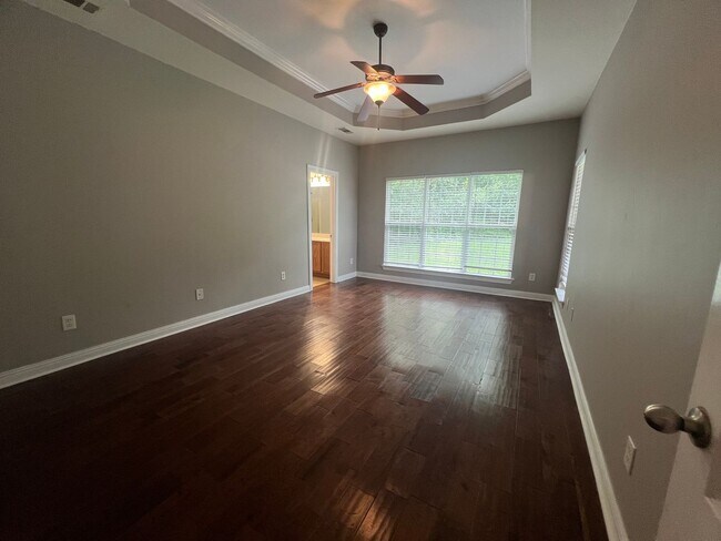 Building Photo - Spacious 3BR Home with Bonus Room in Prime...