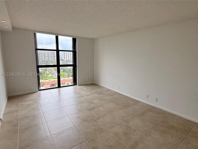 Building Photo - 4000 Towerside Terrace