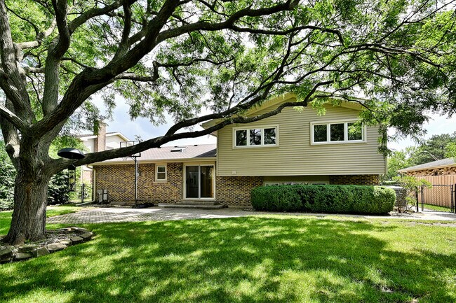 Building Photo - 2360 N Drury Ln
