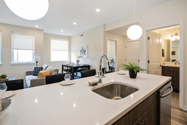Building Photo - Avenue V Townhomes