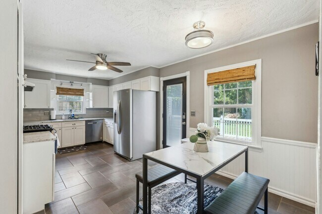 Building Photo - 1101 Glenwood Ave