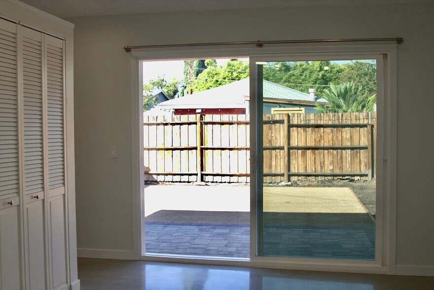 Building Photo - 5246 Canoga Ave