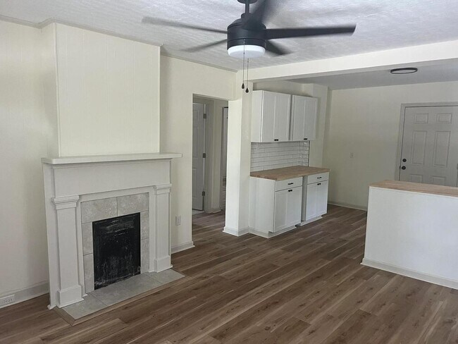 Building Photo - 1815 Jenkins St