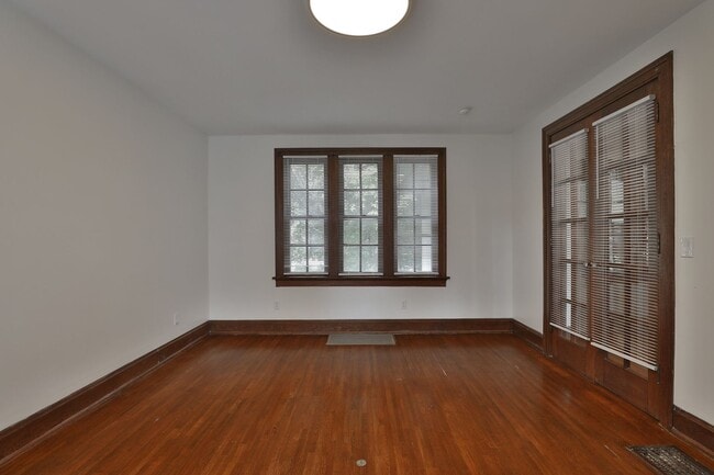 Building Photo - 2104 Iuka Ave