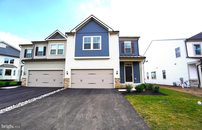 Building Photo - 612 America Dr