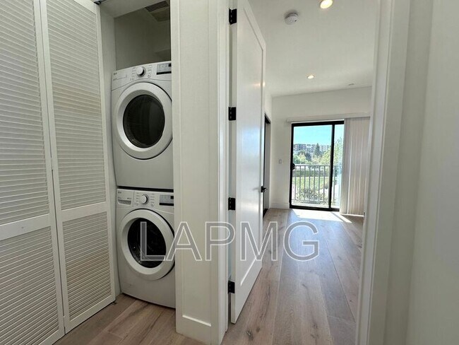 Building Photo - 3414 London St