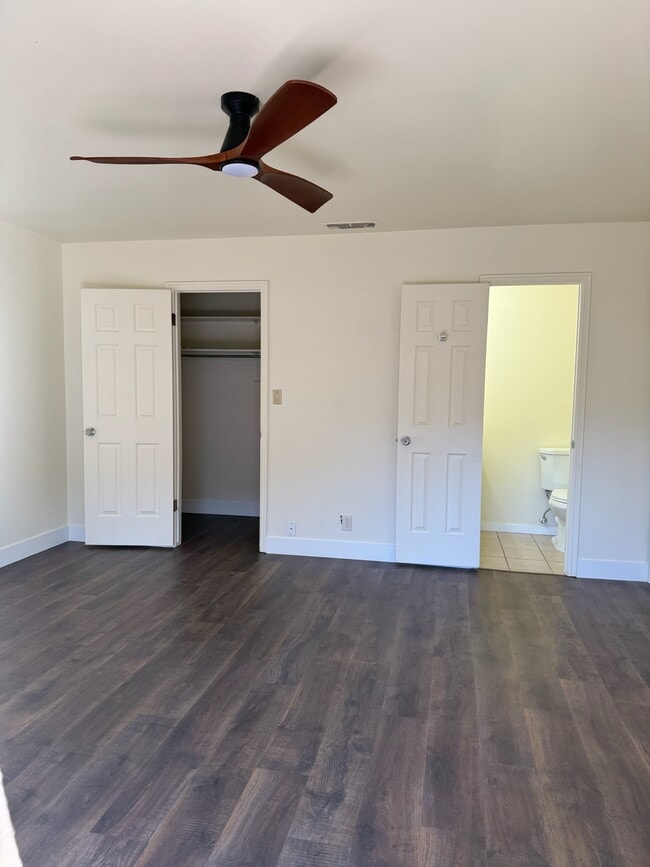 Building Photo - 156 W 500 S