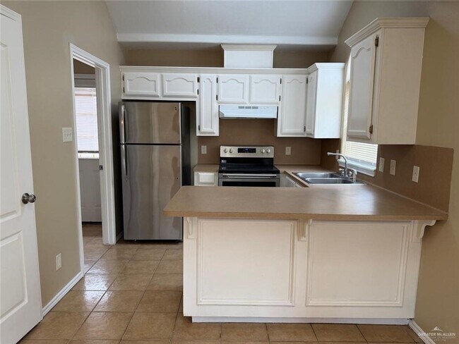 Building Photo - 7 La Mancha Dr
