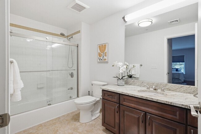 Building Photo - 855 Main St