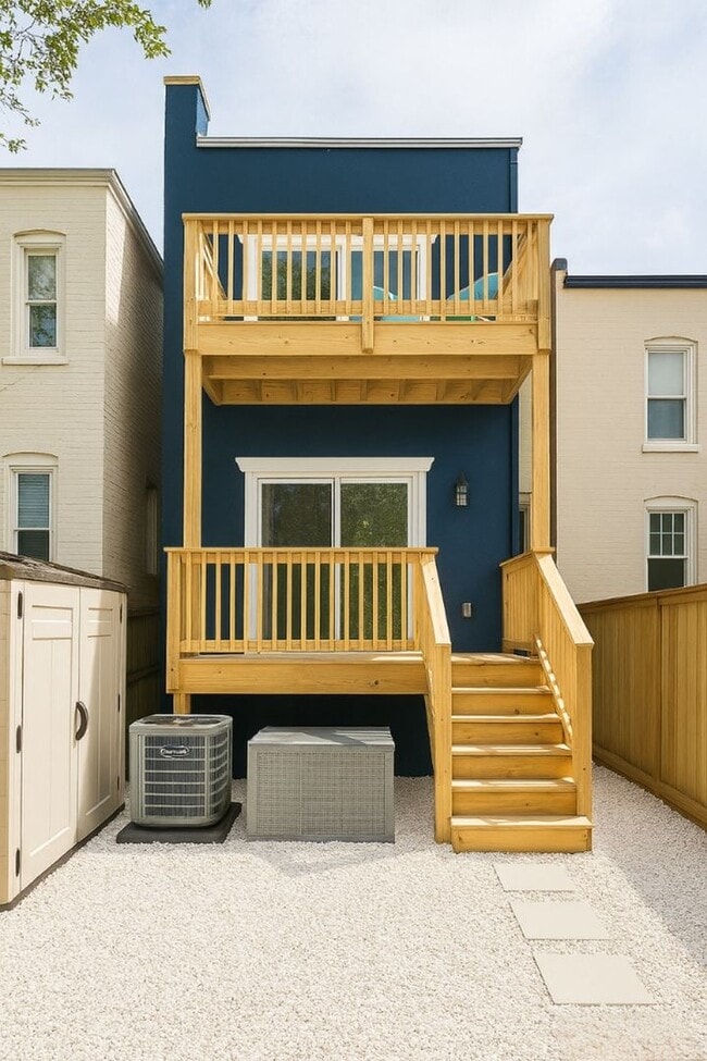 Building Photo - Spacious 5BR Townhome in Washington, DC