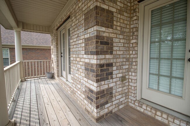 Building Photo - Elegant All-Brick 4 Bedroom Home on a Quie...
